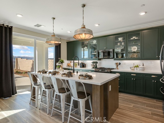 Detail Gallery Image 13 of 39 For 28921 Saddle Cir, Castaic,  CA 91384 - 4 Beds | 3 Baths