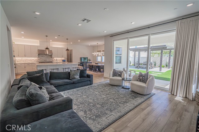 Detail Gallery Image 18 of 58 For 29768 Camino La Perdiz, Valencia,  CA 91354 - 5 Beds | 5 Baths