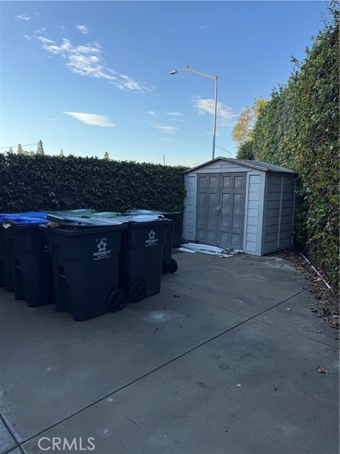 Detail Gallery Image 7 of 14 For 2057 Bush, Santa Ana,  CA 92706 - 4 Beds | 3 Baths