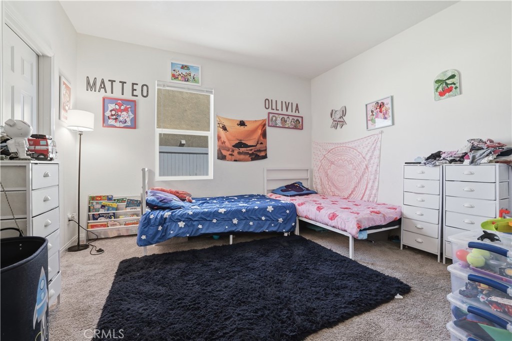 https://media.crmls.org/medias/355f3d81-8135-4082-aeb2-782185c36712.jpg?preset=X-Large
