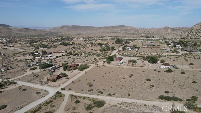Detail Gallery Image 3 of 12 For 5525 Minna Gombell Ln, Pioneertown,  CA 92268 - – Beds | – Baths