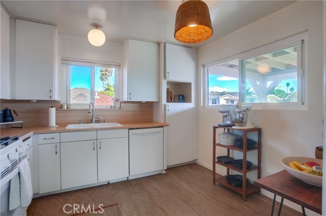 Detail Gallery Image 10 of 44 For 142 Avenida Pelayo a,  San Clemente,  CA 92672 - 2 Beds | 1 Baths