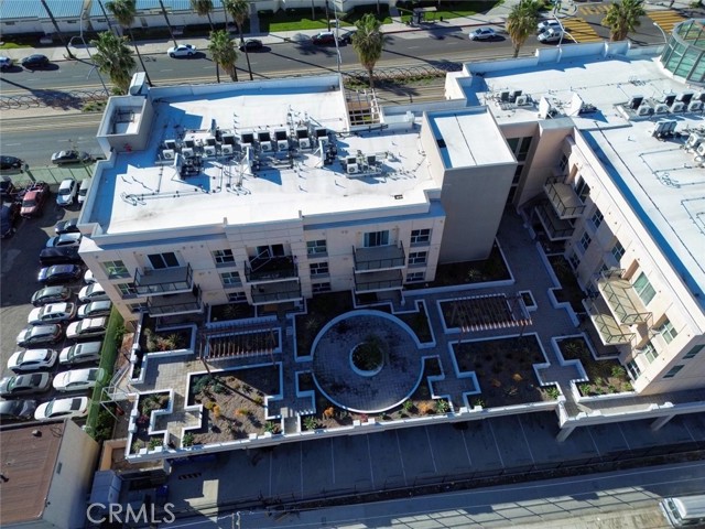 Detail Gallery Image 41 of 46 For 1598 Long Beach #407,  Long Beach,  CA 90813 - 2 Beds | 3 Baths