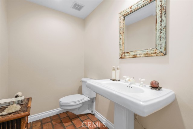 Detail Gallery Image 14 of 35 For 23731 Park Madrid, Calabasas,  CA 91302 - 4 Beds | 3/1 Baths