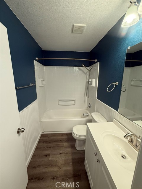 375 State 20 E Highway, Upper Lake CA: https://media.crmls.org/medias/3560bc8e-bd5d-49f8-a166-e414459fd097.jpg