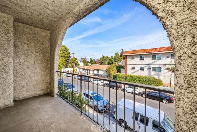 Detail Gallery Image 13 of 23 For 13243 Vanowen St #2,  North Hollywood,  CA 91605 - 2 Beds | 2/1 Baths