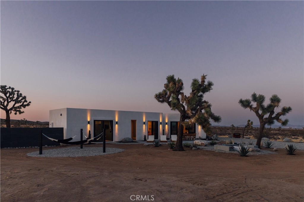 https://media.crmls.org/medias/3561cf96-5649-4e4f-8beb-1282d851ab6a.jpg?preset=X-Large