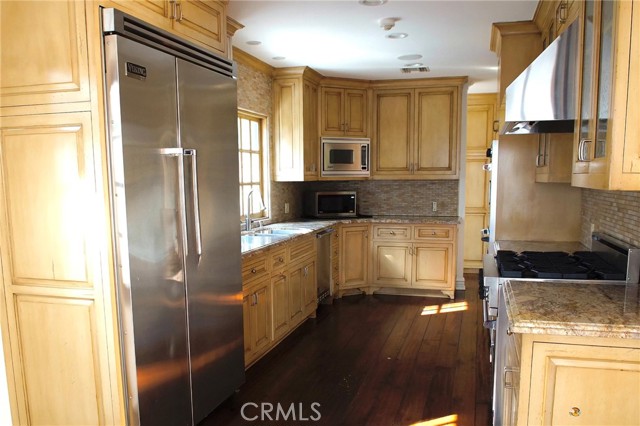 Detail Gallery Image 3 of 7 For 5235 San Feliciano Dr, Woodland Hills,  CA 91364 - 5 Beds | 4 Baths