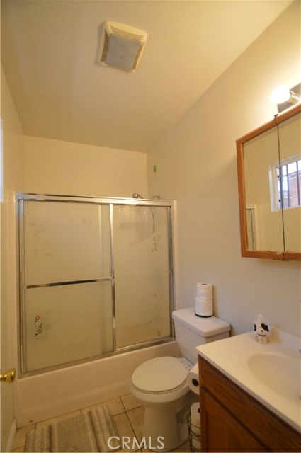 436 W 53rd Street #2, Los Angeles, CA, 90037 436 W 53rd Street #2, Los Angeles, CA, 90037