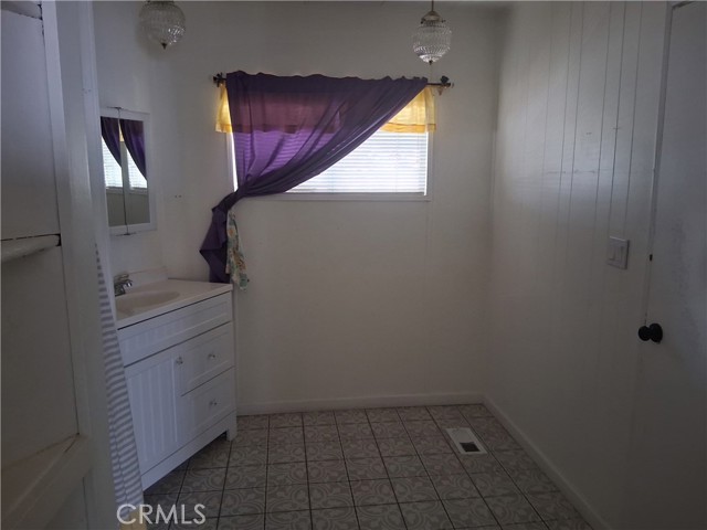 Detail Gallery Image 2 of 18 For 15252 Seneca Rd #1,  Victorville,  CA 92392 - 2 Beds | 2 Baths