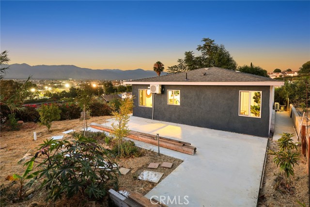 304 W Graves Avenue, Monterey Park CA: https://media.crmls.org/medias/356394d5-6b4d-4055-874a-22cbd33de4ab.jpg
