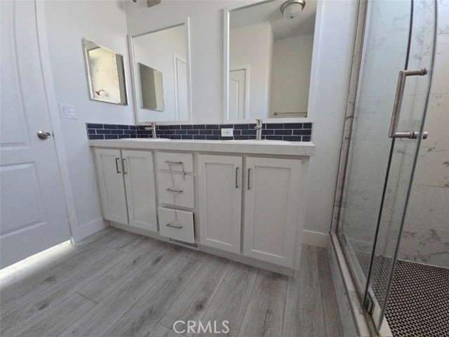 350 E San Jacinto, Perris CA: https://media.crmls.org/medias/356421bc-f367-4d8f-91d7-b6f567bebf9c.jpg