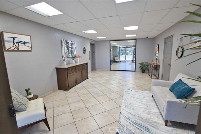 12400 MONTECITO Road, Seal Beach CA: https://media.crmls.org/medias/3564fd17-b7ad-43b0-9beb-c18295f45b65.jpg