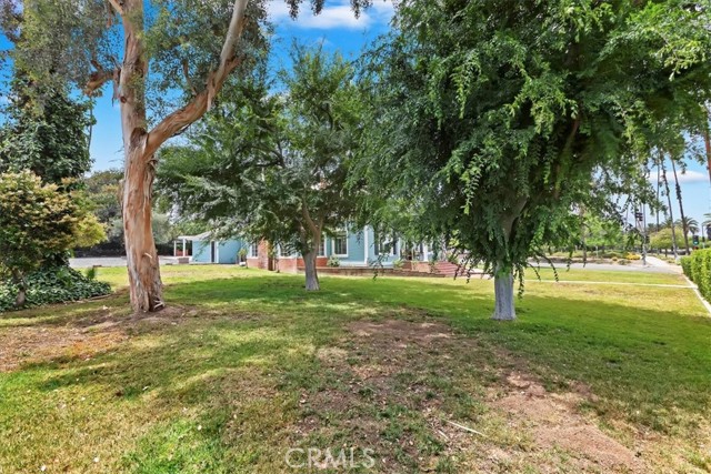 1350 E Chase Drive, Corona CA: https://media.crmls.org/medias/3565873e-0ce7-414b-a434-0d439830f6b0.jpg