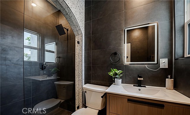 10 Esperanza AVE Unit: 12