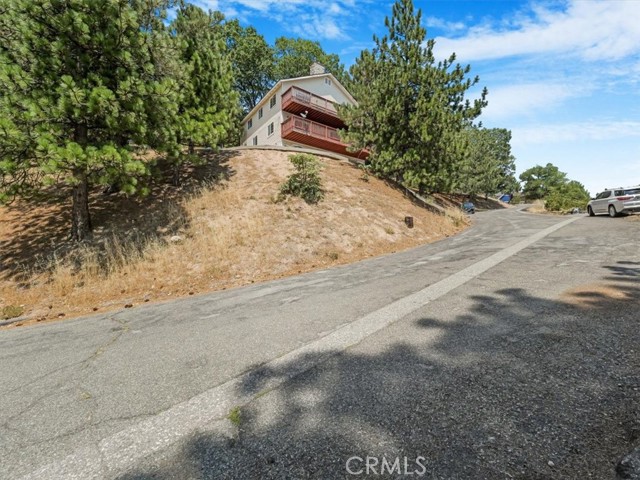 Detail Gallery Image 15 of 46 For 30134 Enchanted Way, Running Springs,  CA 92382 - 4 Beds | 3/1 Baths