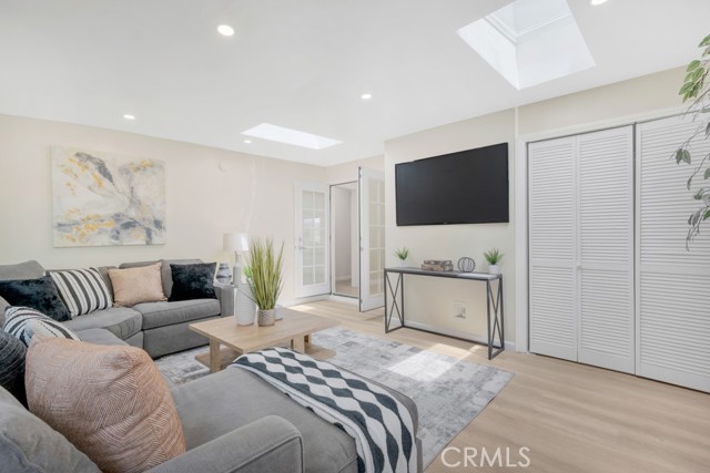 8901 Amigo Avenue, Northridge CA: https://media.crmls.org/medias/35674c36-c281-4d9c-8aae-f87f91443bf5.jpg