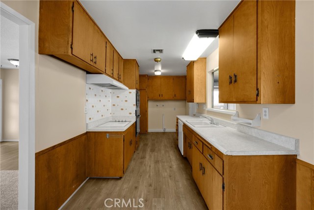 917 N Fuchsia Avenue, Ontario CA: https://media.crmls.org/medias/35674fac-b9fe-4851-b743-117f47d3a486.jpg