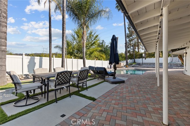 Detail Gallery Image 25 of 28 For 4506 El Abaca Pl, Tarzana,  CA 91356 - 4 Beds | 2/1 Baths