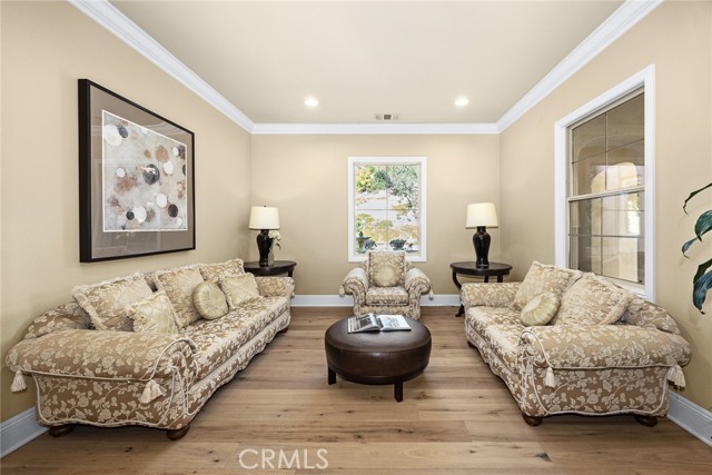 Detail Gallery Image 12 of 42 For 19668 Three Oaks Ln,, Walnut,  CA 91789 - 4 Beds | 4/1 Baths