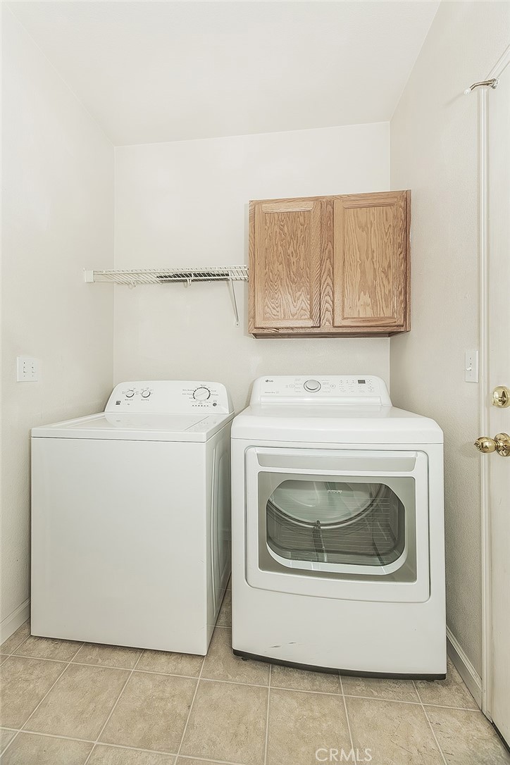 https://media.crmls.org/medias/3568e65e-b184-4c62-bcae-374f87945d53.jpg?preset=X-Large