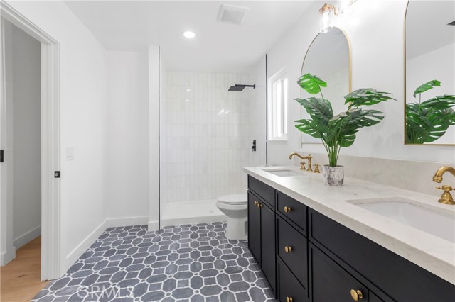 Detail Gallery Image 12 of 32 For 1781 E Warrenton, Anaheim,  CA 92805 - 5 Beds | 3/1 Baths