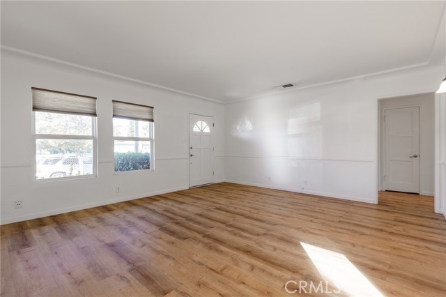 Detail Gallery Image 2 of 17 For 10326 Vassar Ave, Chatsworth,  CA 91311 - 2 Beds | 1 Baths