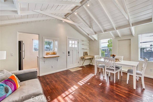 Detail Gallery Image 4 of 27 For 368 Oak #B,  Laguna Beach,  CA 92651 - 1 Beds | 1 Baths