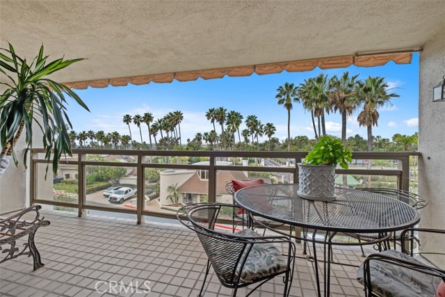Detail Gallery Image 11 of 31 For 23 Ocean Vista, Newport Beach,  CA 92660 - 2 Beds | 2/1 Baths