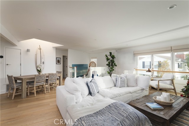 Detail Gallery Image 11 of 23 For 1520 Abalone, Newport Beach,  CA 92662 - 4 Beds | 3/2 Baths