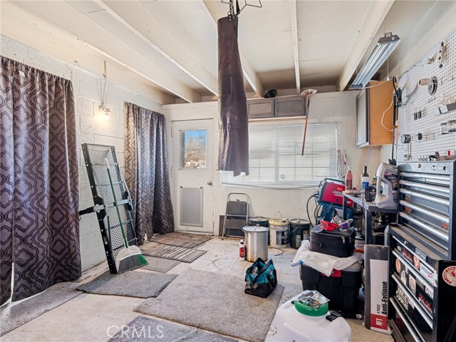 Detail Gallery Image 10 of 32 For 17382 Neptune, Victorville,  CA 92394 - 3 Beds | 1 Baths