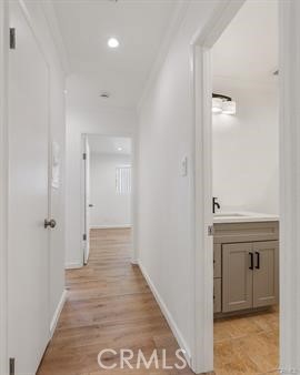 18547 Collins Street, Tarzana CA: https://media.crmls.org/medias/356b9d52-9b52-4f99-81a3-1d2f4c58bb2d.jpg
