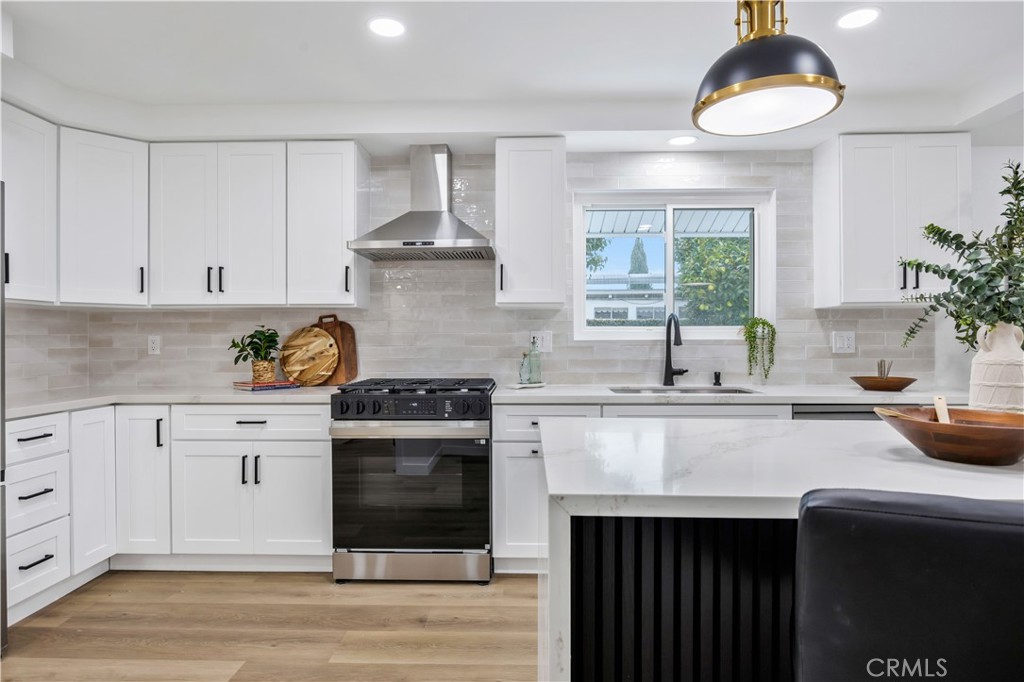 MLS #OC25260126 image #13