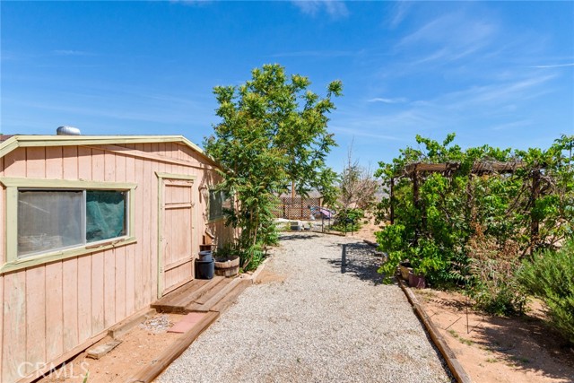 Detail Gallery Image 42 of 55 For 23465 Cherokee Rd, Apple Valley,  CA 92307 - 5 Beds | 3/1 Baths