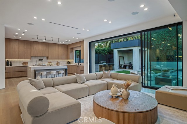 4219 Costello Avenue, Sherman Oaks CA: https://media.crmls.org/medias/356ca0d1-ad12-4990-9687-d816b67890ab.jpg