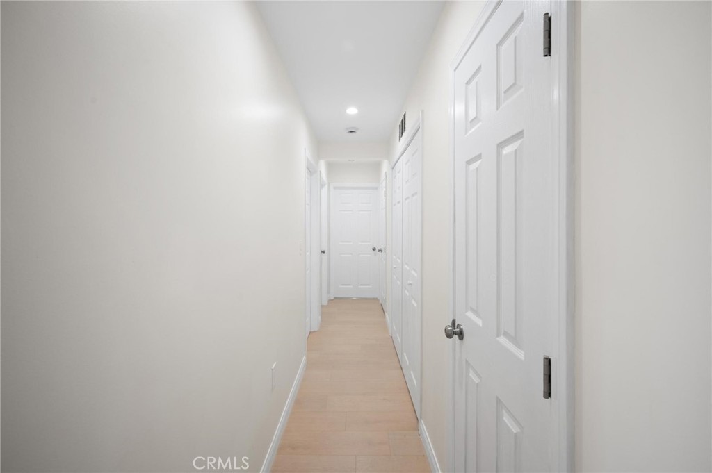 https://media.crmls.org/medias/356cfae6-d502-4f6f-96b6-3c553d9e3a89.jpg?preset=X-Large