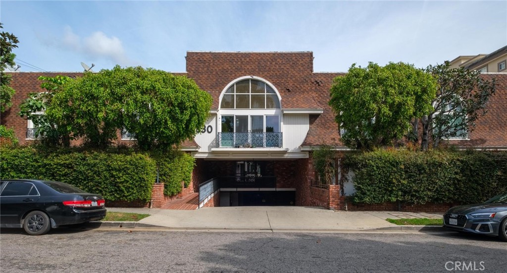 1830 Kelton Avenue #5