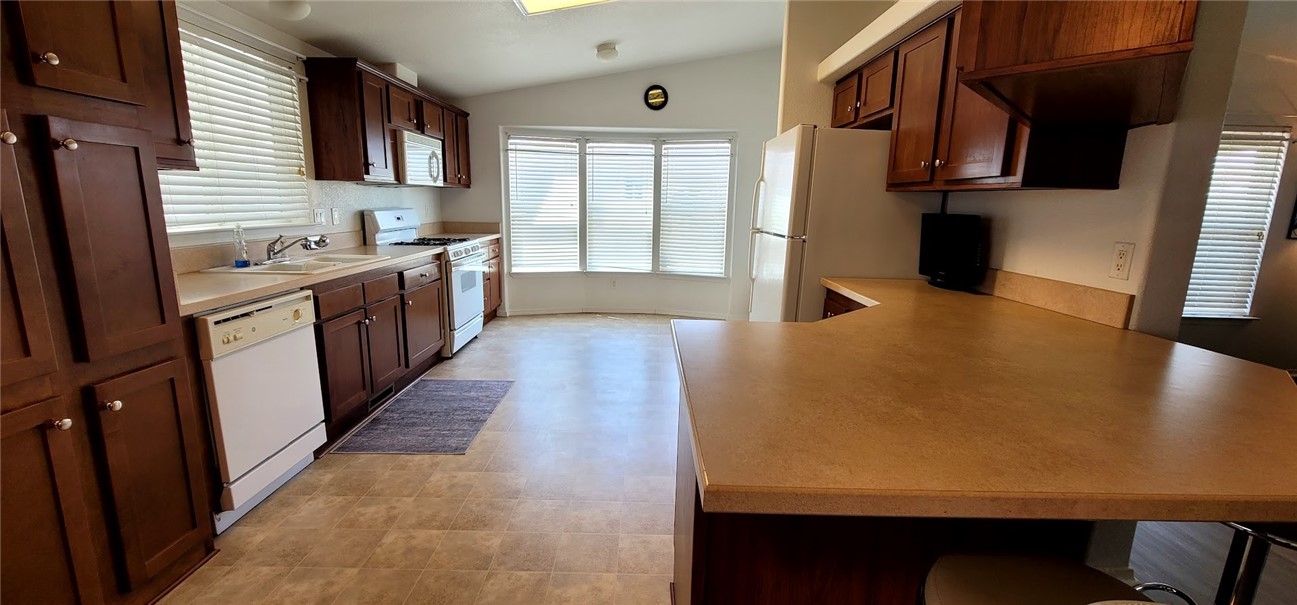 Detail Gallery Image 12 of 32 For 1550 20th St #97,  Rosamond,  CA 93560 - 3 Beds | 2 Baths