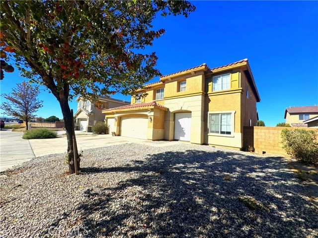Detail Gallery Image 2 of 26 For 2709 E Avenue J4, Lancaster,  CA 93535 - 5 Beds | 2/1 Baths