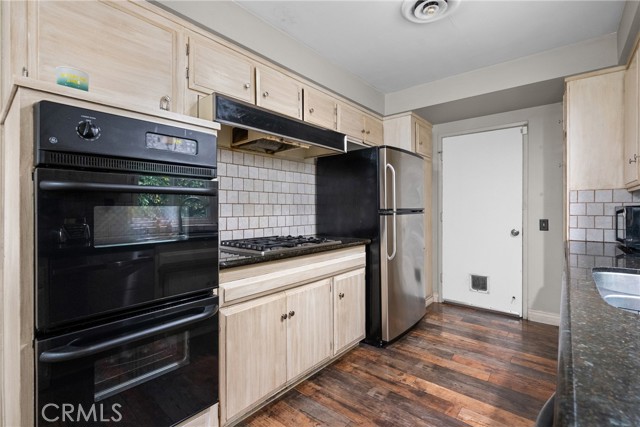 Detail Gallery Image 14 of 59 For 9558 Swinton, North Hills,  CA 91343 - 3 Beds | 2 Baths