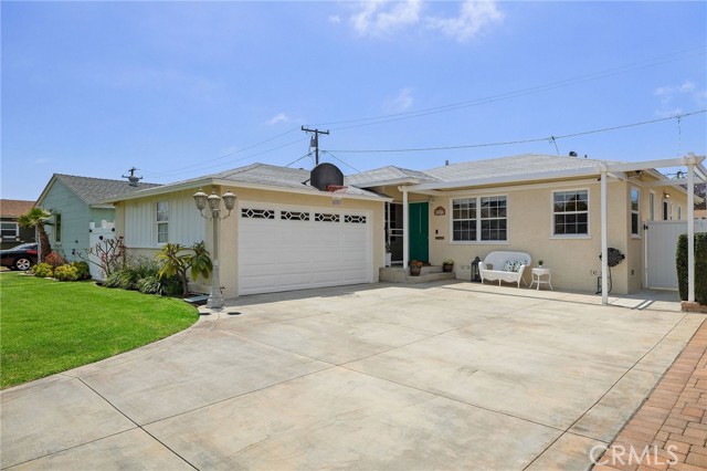 13235 Hindry Avenue, Hawthorne, California 90250, 3 Bedrooms Bedrooms, ,1 BathroomBathrooms,Single Family Residence,For Sale,Hindry,SB24100978