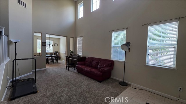 Detail Gallery Image 2 of 19 For 23920 Silverleaf, Murrieta,  CA 92562 - 5 Beds | 3 Baths