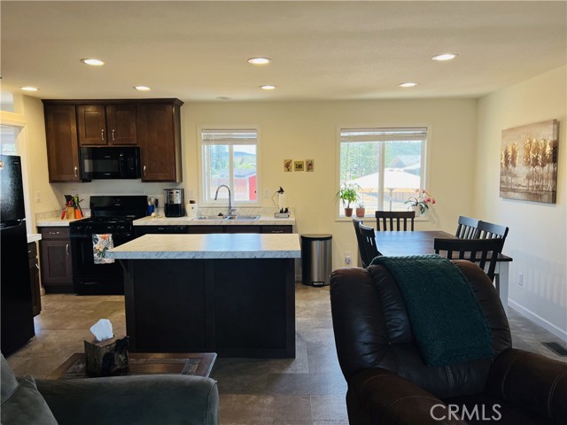 Detail Gallery Image 8 of 18 For 6794 Rexdale Lane, Paradise,  CA 95969 - 2 Beds | 2 Baths