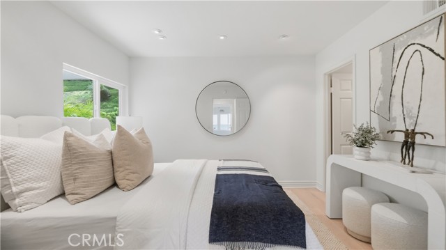 Detail Gallery Image 35 of 47 For 31 Saint Tropez, Newport Beach,  CA 92660 - 4 Beds | 3 Baths