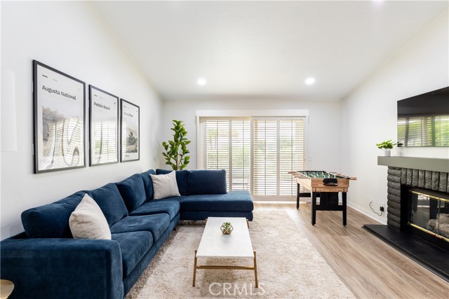 Detail Gallery Image 3 of 40 For 216 Desert Falls Drive East, Palm Desert,  CA 92211 - 2 Beds | 2 Baths