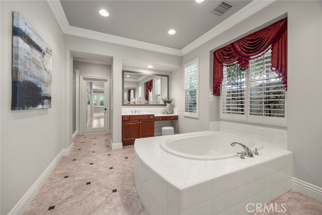 9 Corte Sevilla, San Clemente CA: https://media.crmls.org/medias/356f8ced-3452-4552-bc56-38efd117b621.jpg