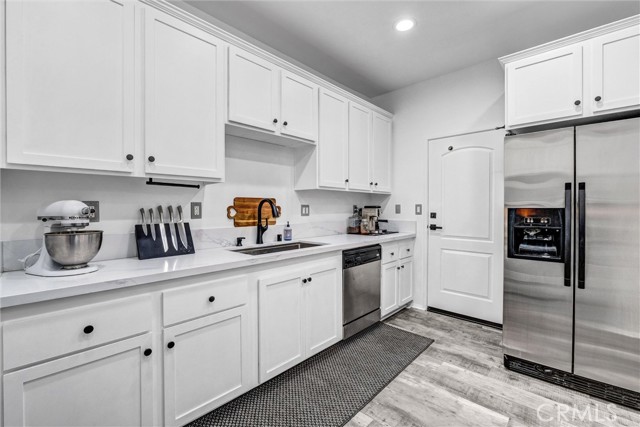 Detail Gallery Image 11 of 28 For 28072 Catherine Dr, Canyon Country,  CA 91351 - 2 Beds | 3 Baths