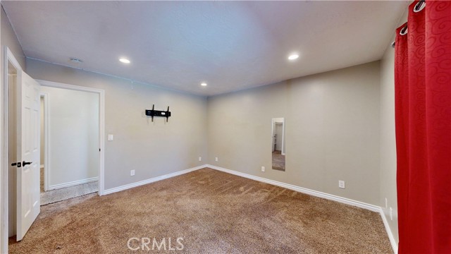 15460 Mandan Road, Apple Valley CA: https://media.crmls.org/medias/356fc42e-b0fc-4595-9197-66958010360a.jpg