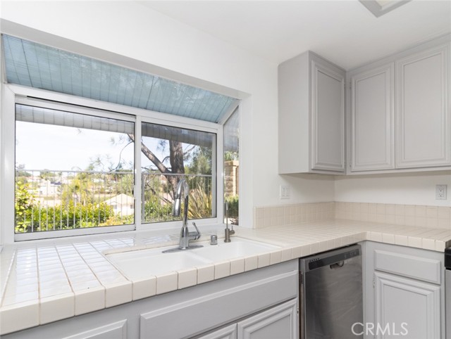 Detail Gallery Image 8 of 27 For 26631 Strafford, Mission Viejo,  CA 92692 - 4 Beds | 2/1 Baths