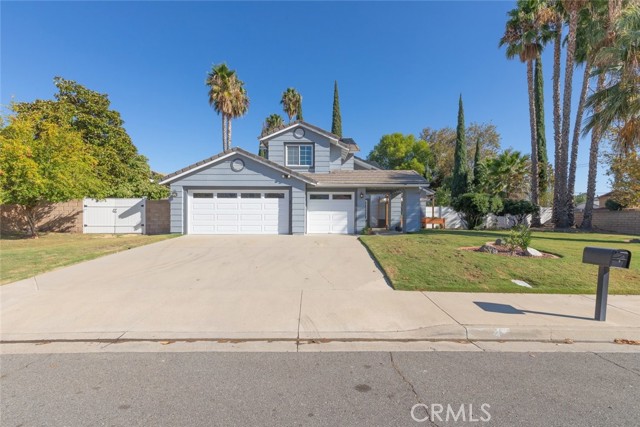 Detail Gallery Image 4 of 51 For 15082 Christina Ct, Lake Elsinore,  CA 92530 - 4 Beds | 3 Baths